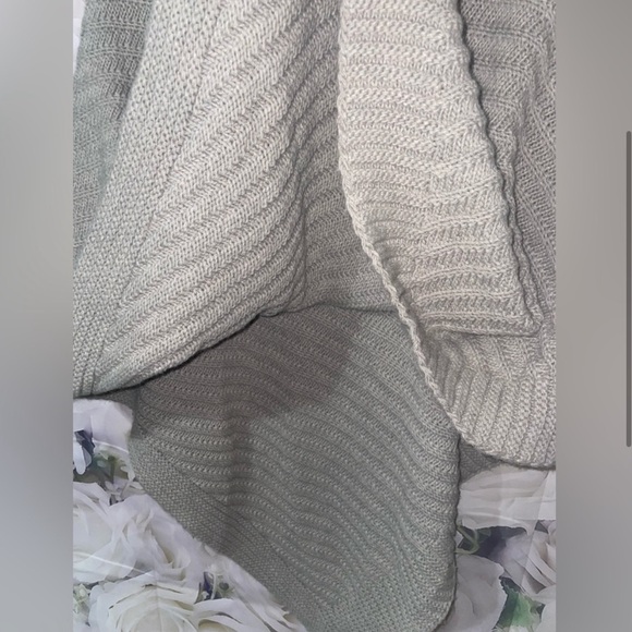 COCOGIO Poncho Sweater Wool Alpaca
Blend Grey Made In Italy One Size (M-L) - Picture 3 of 5